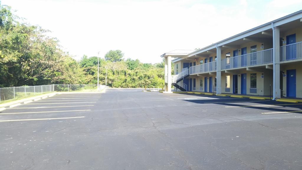 Royal Inn Alachua Bagian luar foto