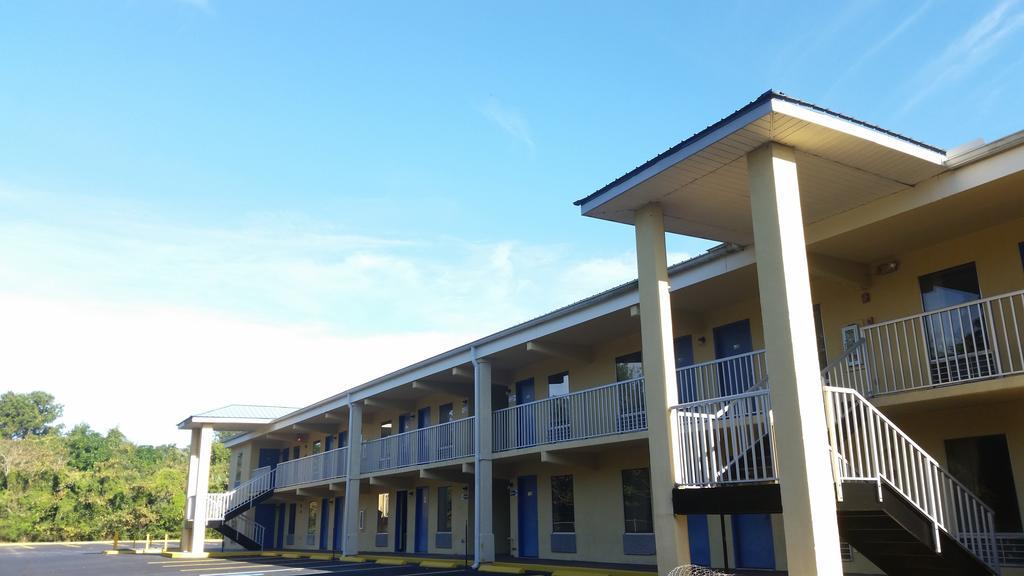 Royal Inn Alachua Bagian luar foto